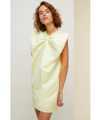 Robe en satin à maxi noeud rembourrage situé sous