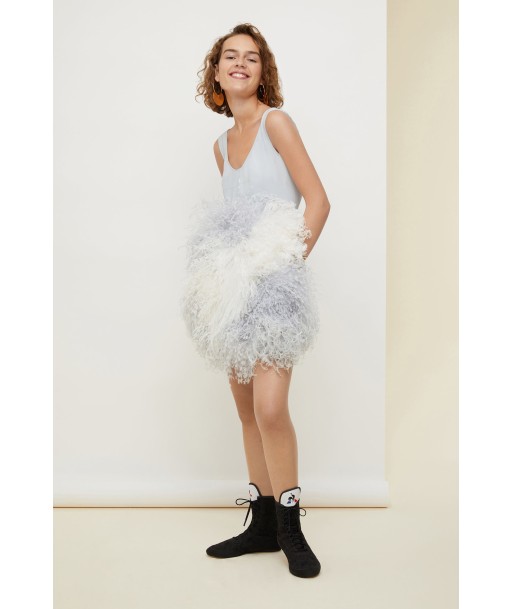 Robe à plumes Faites des économies