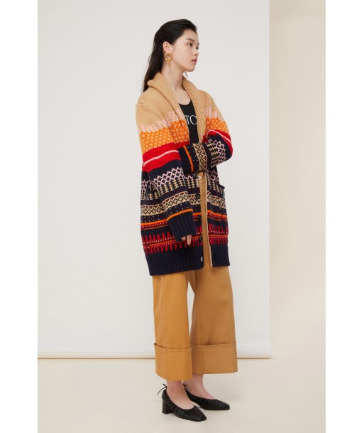 Maxi cardigan en jacquard est présent 